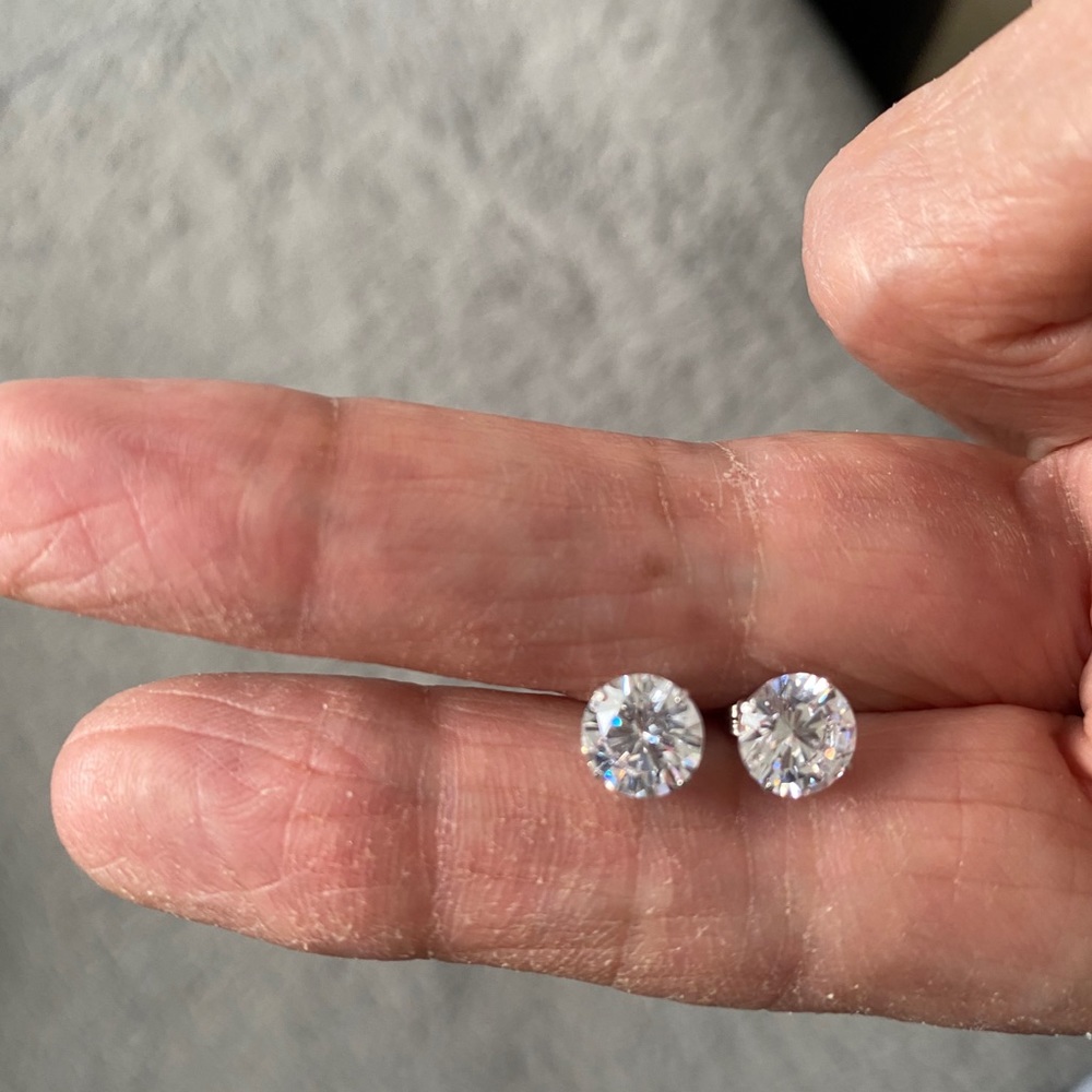 14k White gold diamond earrings